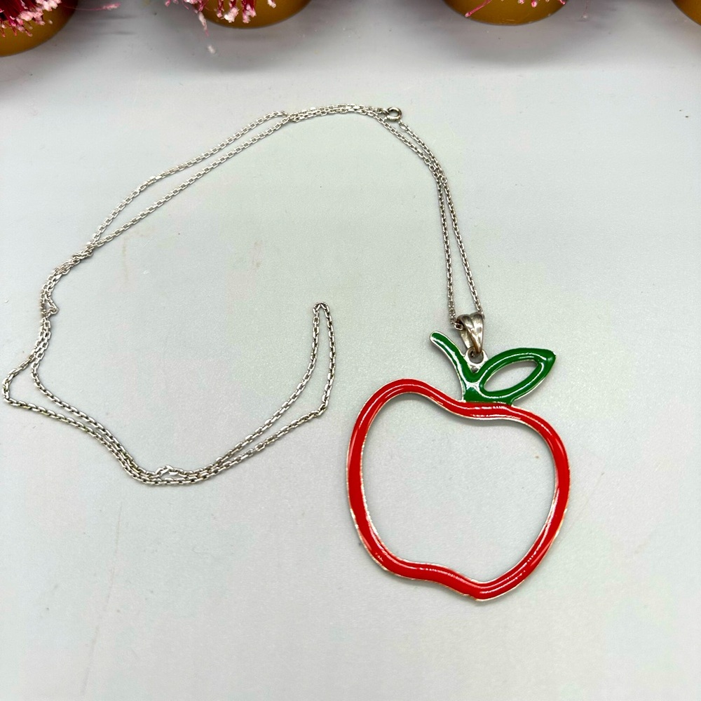 Vintage silver enamel Apple pendant necklace 🍎 perfect for teachers!